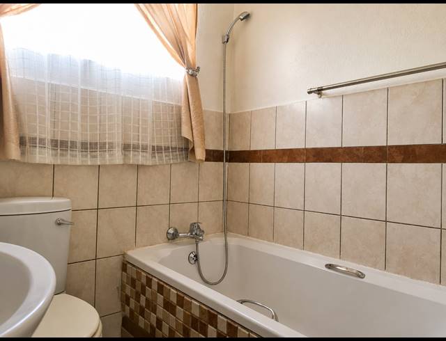 3 BEDROOM HOUSE FOR SALE IN EVATON CENTRAL
